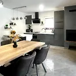 Daire Three-bedroom In Svetvinčenat