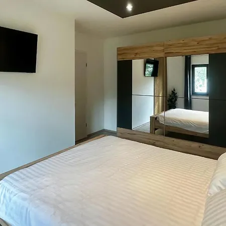 Three-bedroom In Svetvinčenat